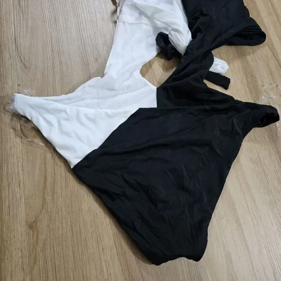 Bar III Women's Colorblock Plunging Halter Neck Black White Swimsuit XL - Picture 6 of 8